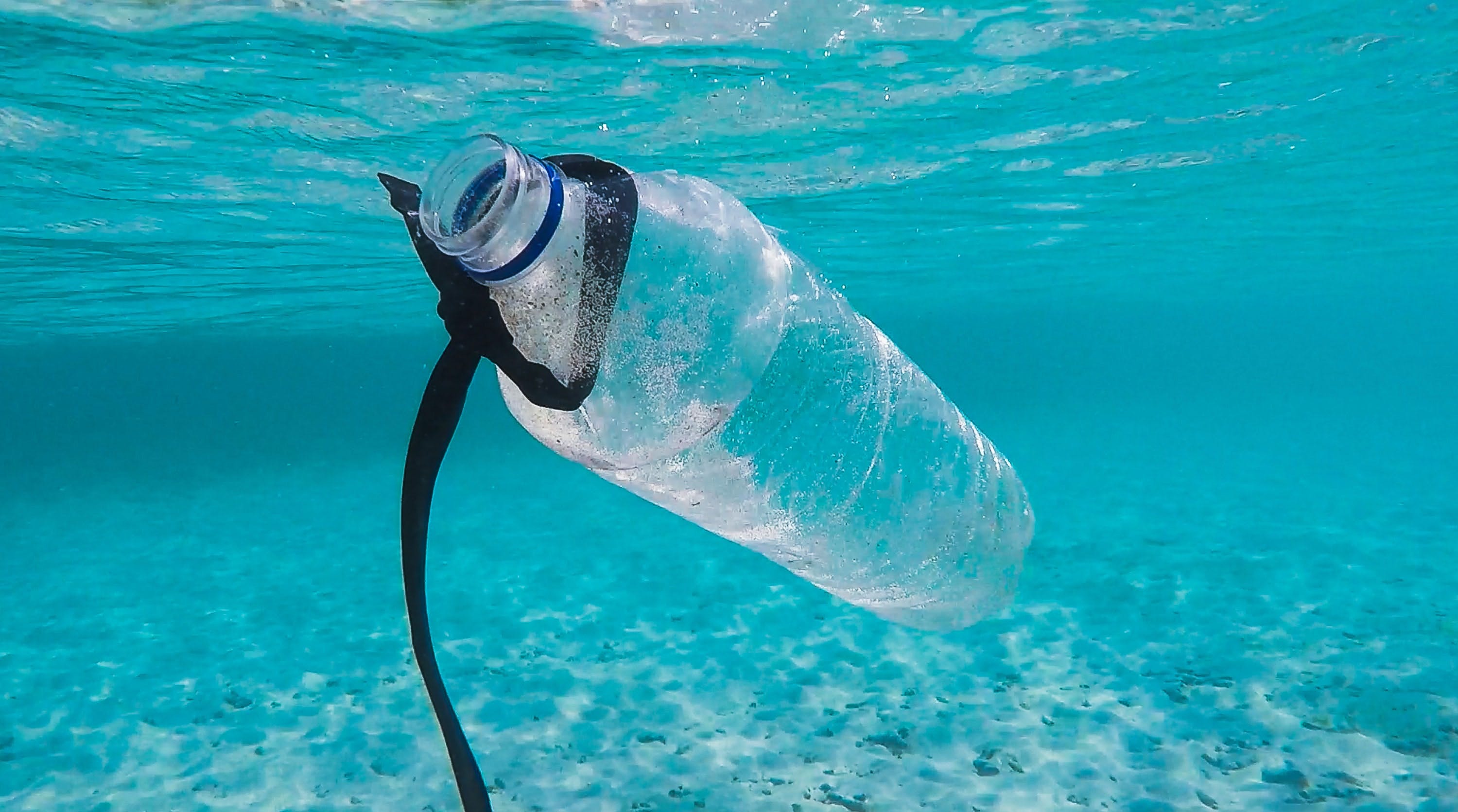 how-does-plastic-end-up-in-our-oceans